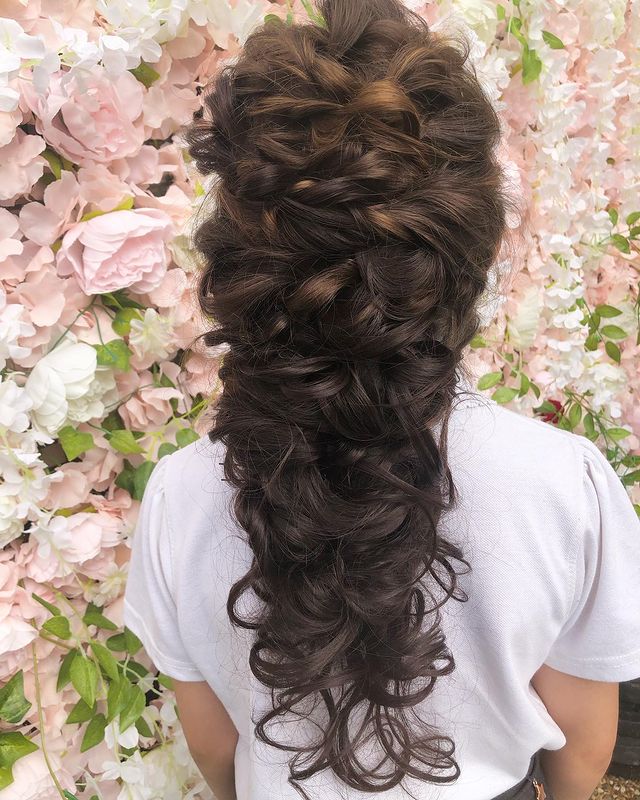 27.Half-Up Curly Wedding Hairdo